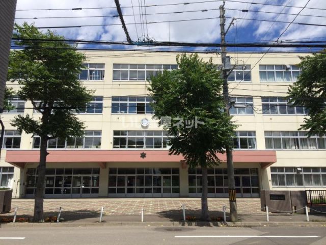 中学校　明園中学校（中学校）まで376m