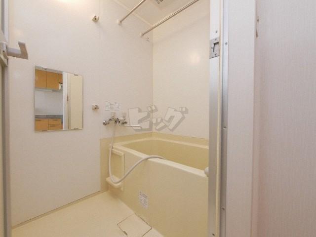 バス・シャワールーム　ゆったりとした浴槽で快適バスタイム♪