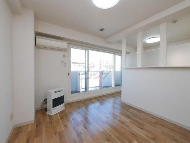 居室・リビング　明るいリビングで気持ちも明るくなりますね♪