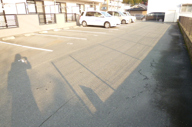駐車場　駐車場完備です