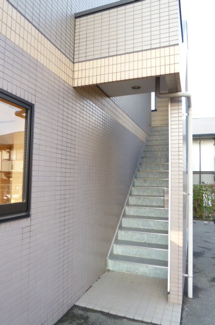 エントランス　清潔なエントランスです