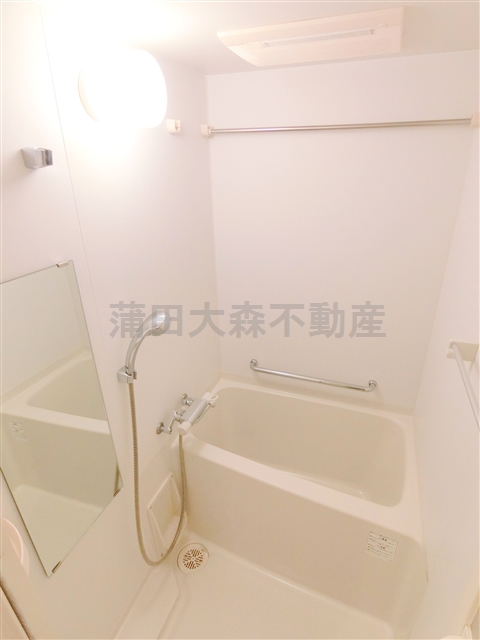 バス・シャワールーム　浴室乾燥機付きのお風呂　バスルーム