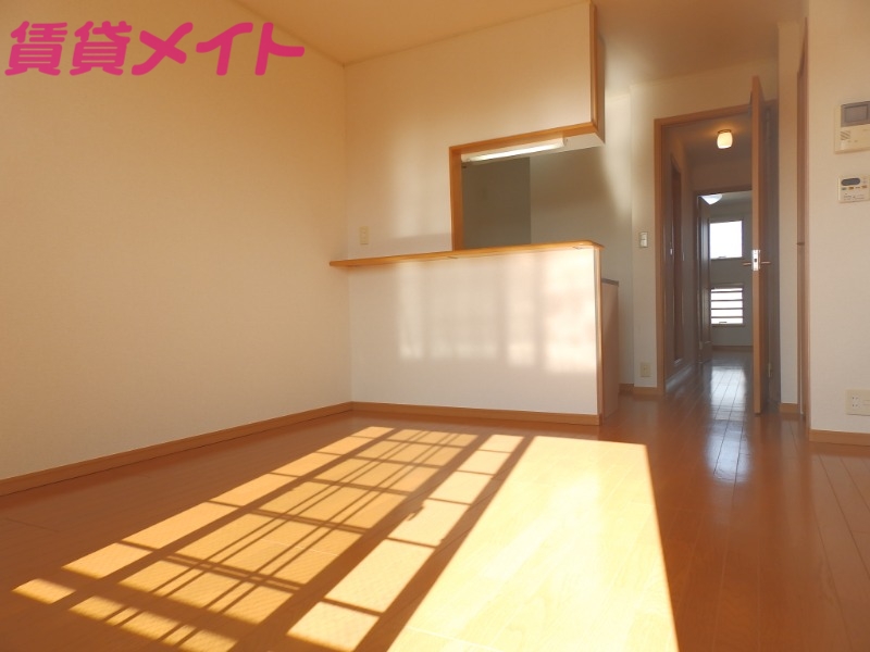 居室・リビング　同物件別室画像