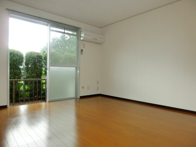 その他部屋・スペース　日当りのよい寝室スペース。