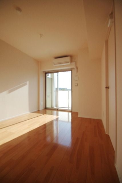 居室・リビング　★広くて明るいお部屋です★