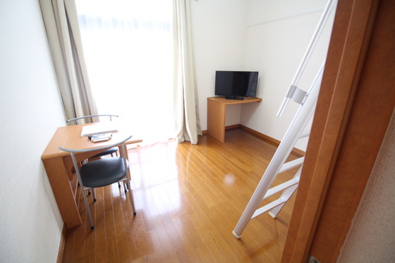 居室・リビング　※別部屋の写真です