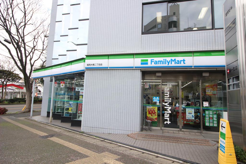 コンビニ　ファミリーマート福岡高宮通り店（コンビニ）まで403m
