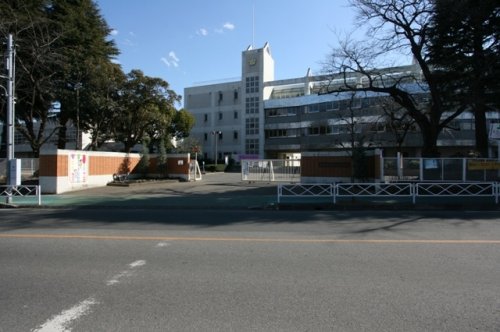 小学校　桜ヶ丘小学校（小学校）まで129m