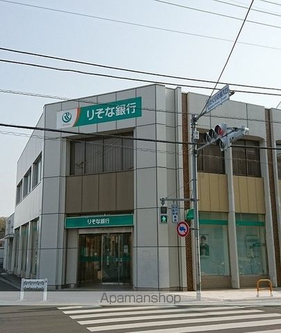 銀行　りそな銀行（銀行）まで80m