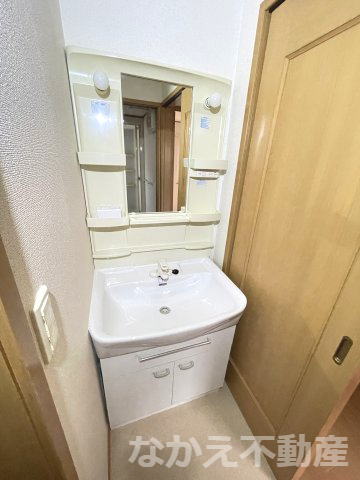 洗面設備　コンパクトで使いやすい洗面所