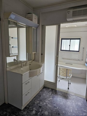 洗面設備　朝の身支度には欠かせない独立洗面化粧台