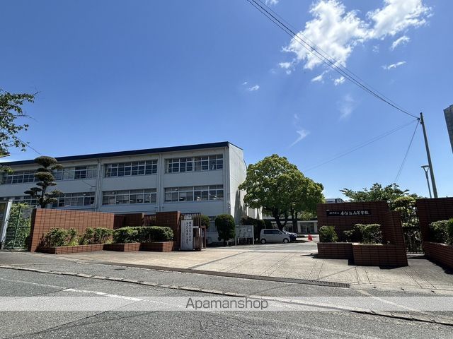 高校・高専　福岡県立香住ケ丘高校（高校・高専）まで401m