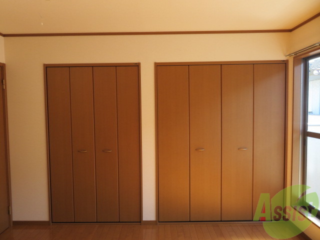 収納　クローゼットがありました。お洋服や荷物はここへ。
