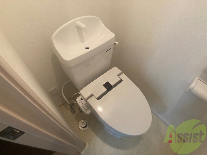 トイレ　こちらはトイレです。清潔感があり、安心して使用できます。