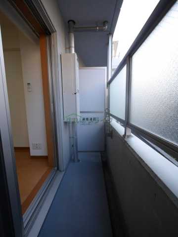 バルコニー　別部屋の参考写真となります。