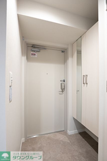 玄関　※写真は同タイプ住戸です。
