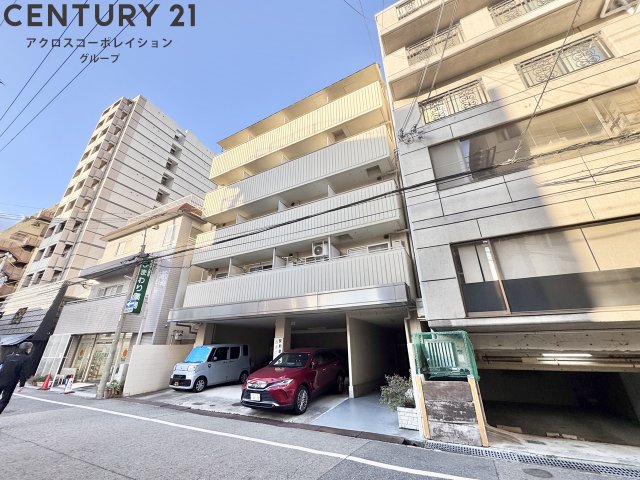 建物外観　敷地内に自転車置き場あります！