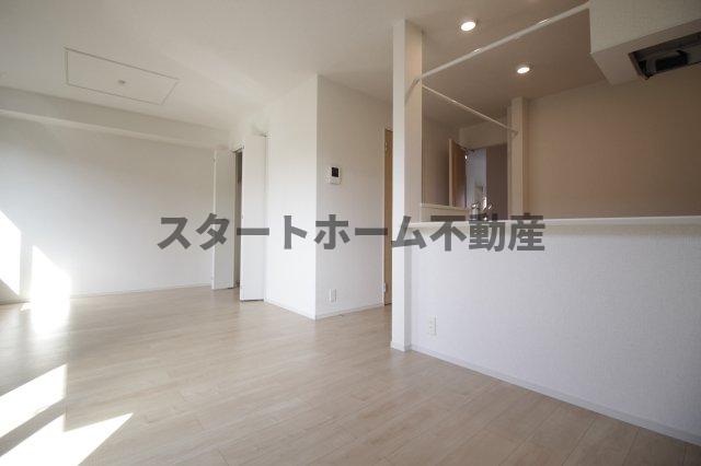 居室・リビング　こちらの居間で趣味の時間をお楽しみください