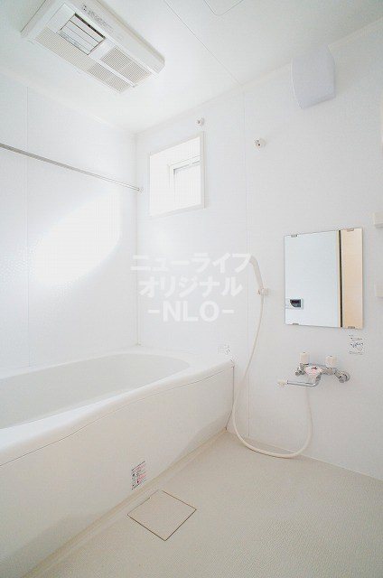 バス・シャワールーム　追い焚き、浴室乾燥機付きバスルーム☆