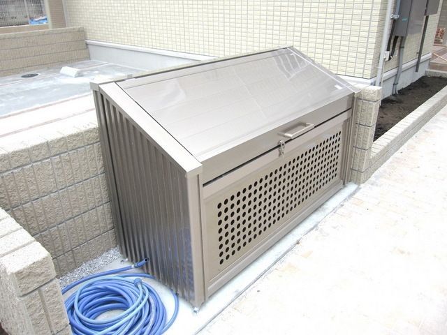 エントランス　ゴミ置場