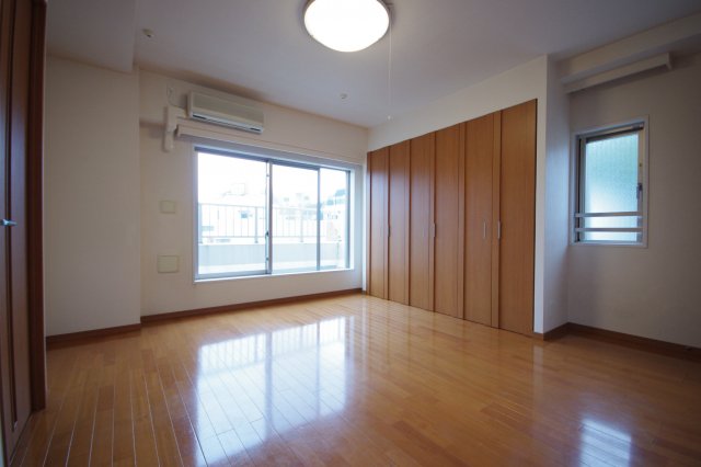 居室・リビング　※別部屋参考写真