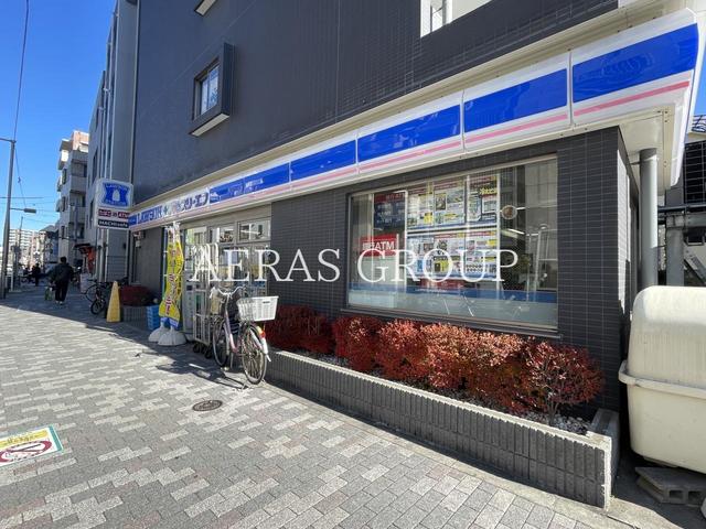 コンビニ　ローソン・スリーエフ 荒川五丁目店（コンビニ）まで275m