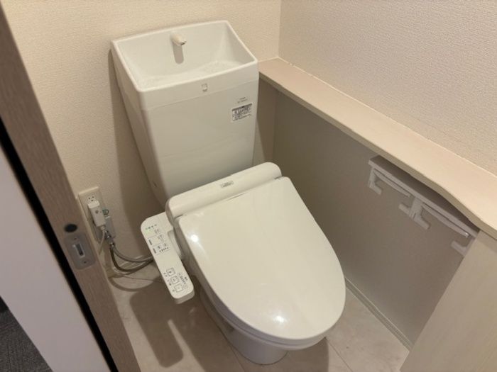 トイレ　嬉しい温水洗浄便座付き♪