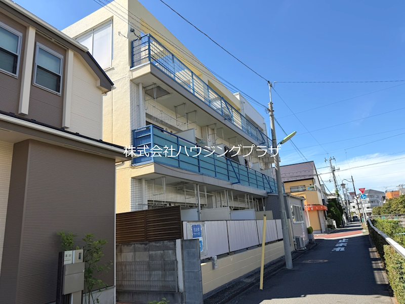 建物外観　鮮やかな外観