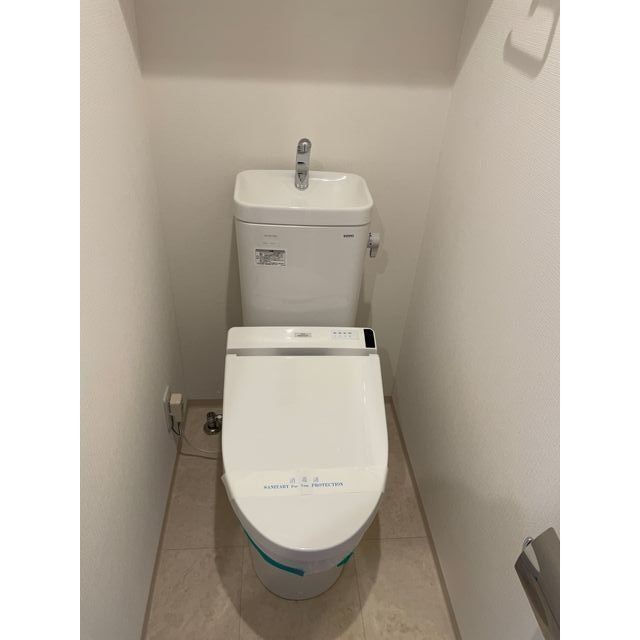 トイレ　温水洗浄便座