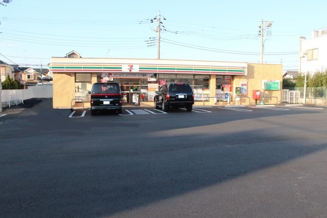 コンビニ　セブンイレブン日野高幡橋南店（コンビニ）まで319m