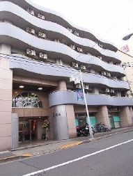 建物外観　萬ビルの外観