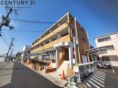 建物外観　宅配BOX付きで不在時も安心♪