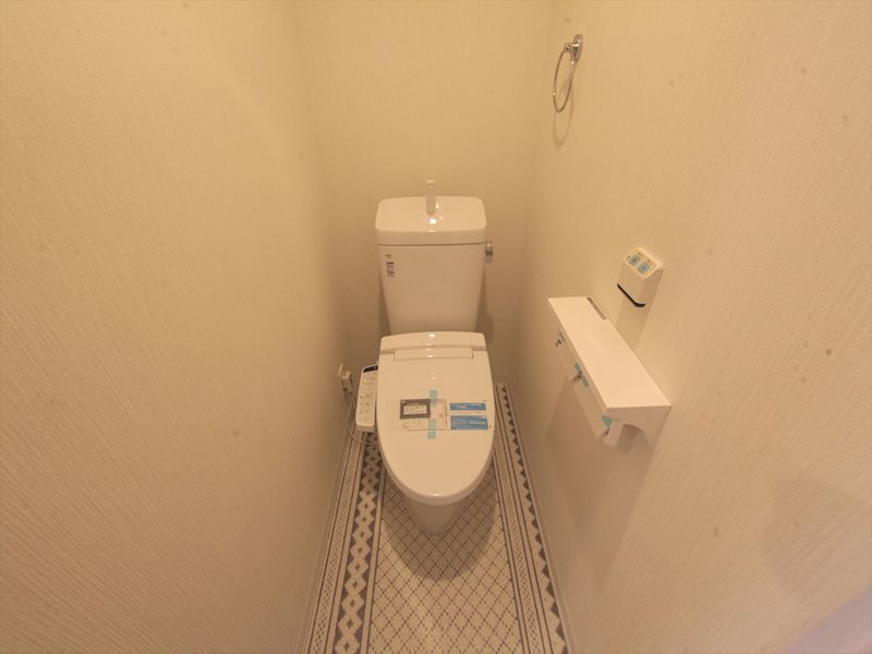 トイレ　温水洗浄便座付トイレ