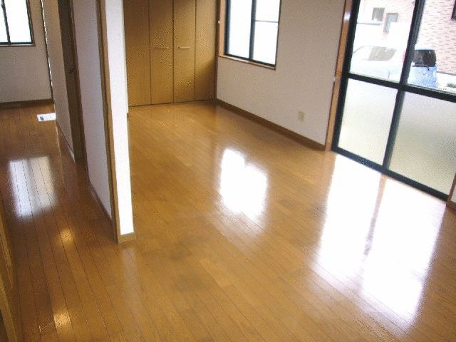 ＪＲ中央線 豊田駅 徒歩16分 2階建 築16年の居間写真