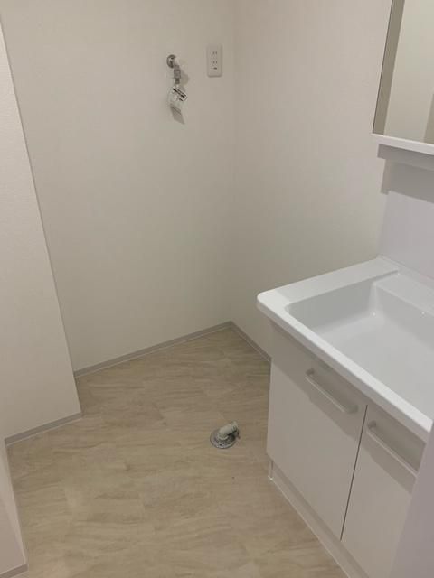 洗面設備　※掲載写真は同物件別号室の参考写真です。実際のお部屋とは間取
