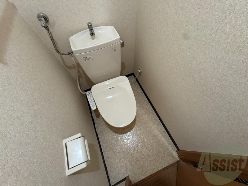 トイレ　ウォシュレット機能がついたトイレ。安心して使用できますね。