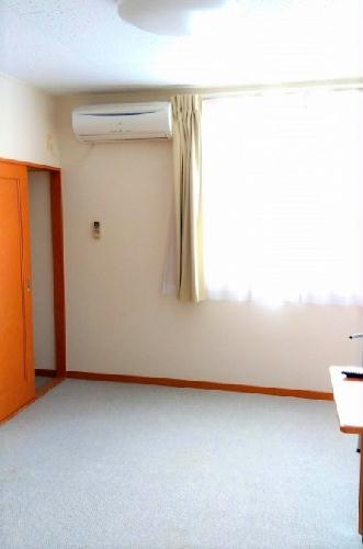 レオパレスコンフォートの居間写真