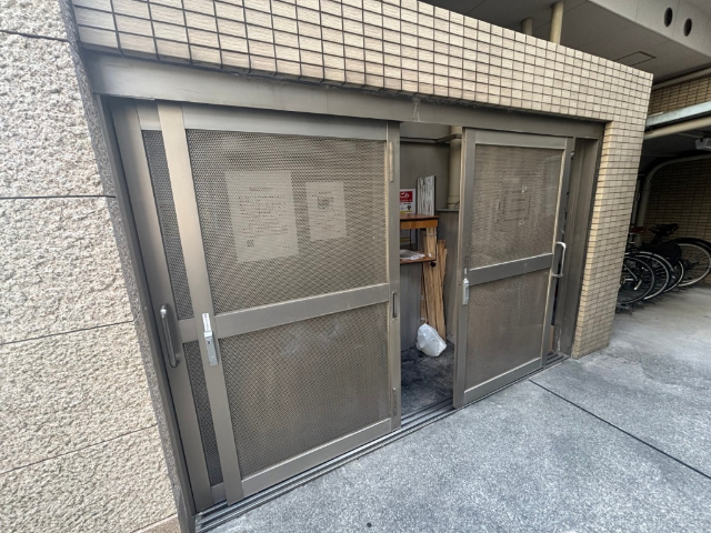 地下鉄長堀鶴見緑地線 西長堀駅 徒歩5分 13階建 築20年の外観写真