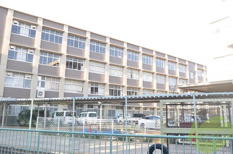 小学校　神戸市立竜が台小学校（小学校）まで427m