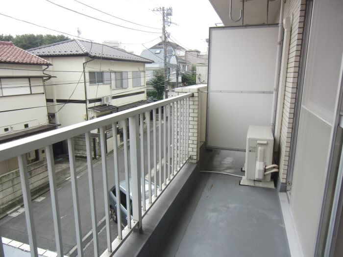 バルコニー　別部屋の参考写真となります。