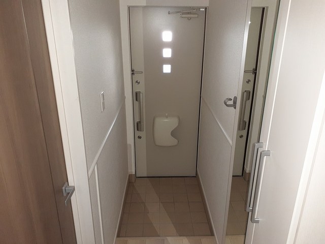 玄関　アンジェロ