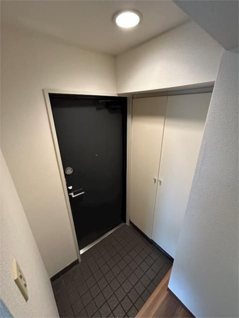 玄関　■モニタ付インターホン■シューズクローゼット■ダウンライト