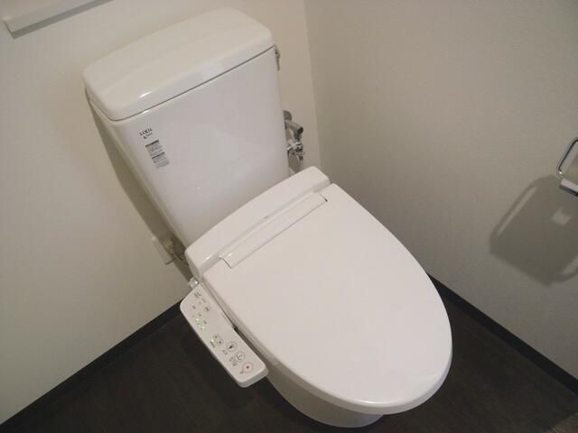 ＪＲ山手線 恵比寿駅 徒歩4分 12階建 築13年のトイレ写真