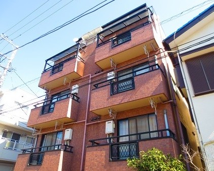 朝霞市西弁財のマンションの建物外観