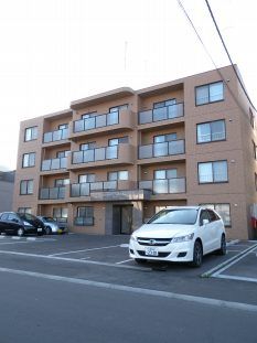 札幌市手稲区西宮の沢三条のマンションの建物外観