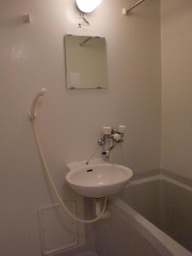 バス・シャワールーム　雨の日にも便利な浴室乾燥機付き