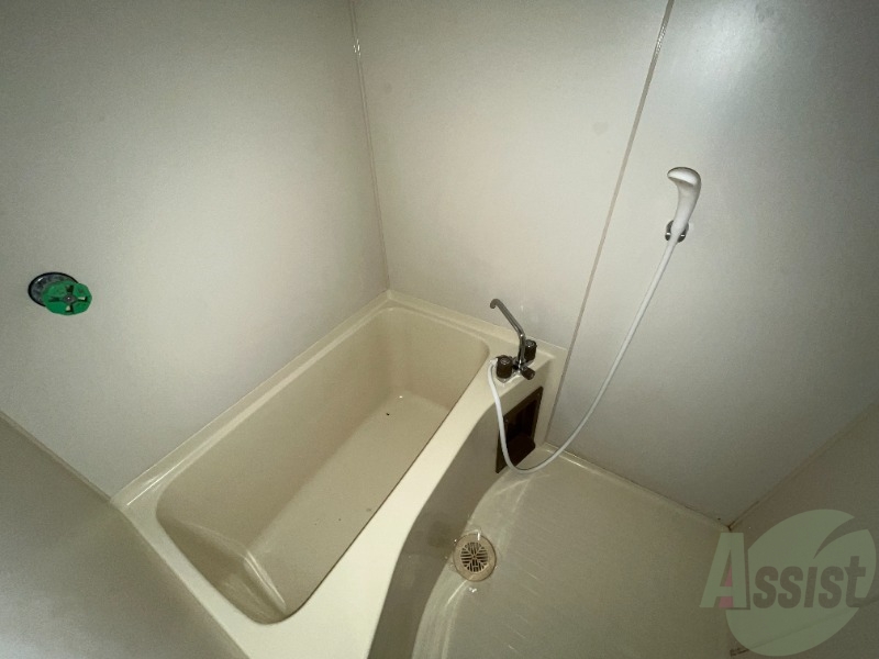 バス・シャワールーム　バス・トイレ別でお掃除しやすいですよ～。