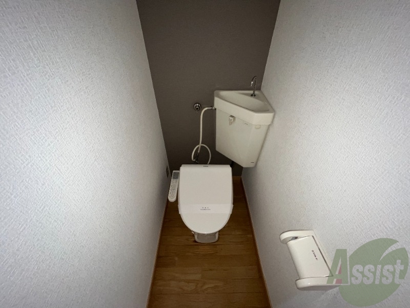 トイレ　こちらはトイレです。清潔感があり、安心して使用できます。