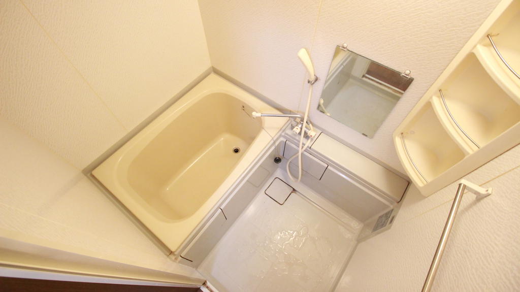 バス・シャワールーム　バスです！