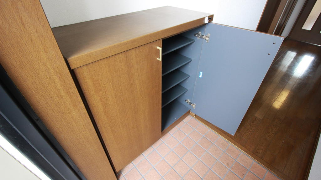 玄関　ゲタ箱付き玄関です！